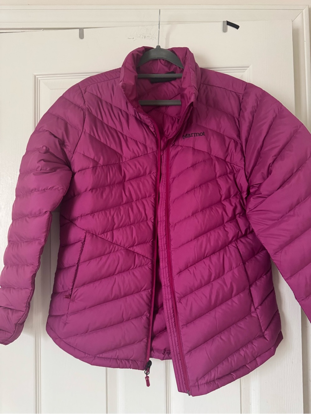 Marmot Women's Down Jacket - Magenta 700 fill pertex quantum Sz L - never worn